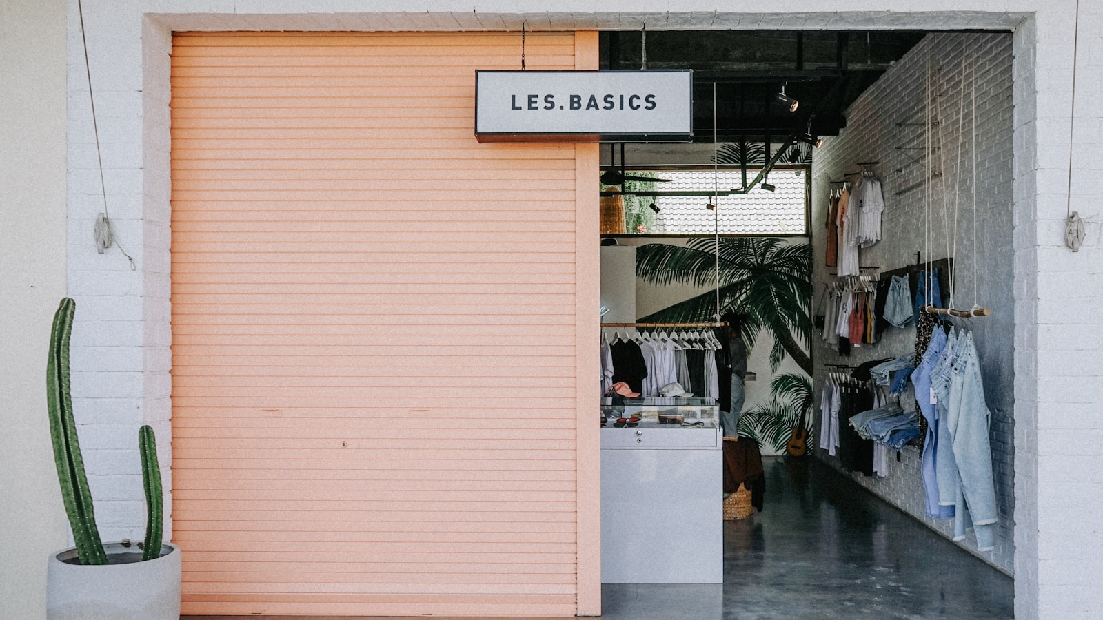 Shop & Storefront Signage Design